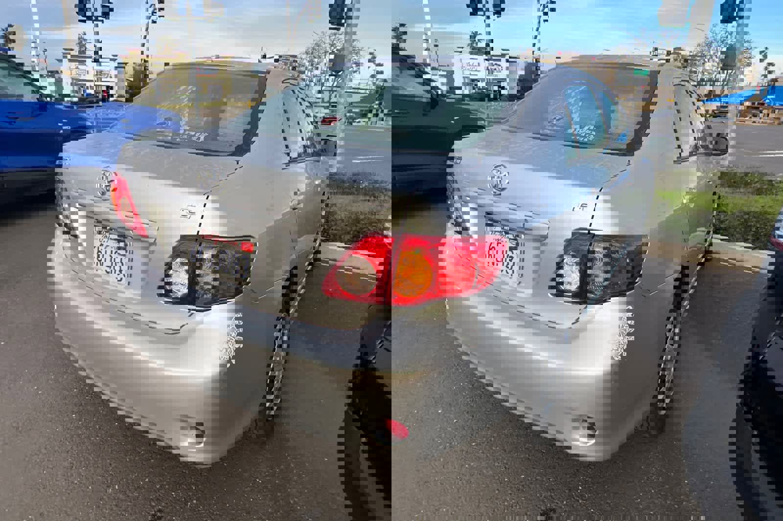 Used 2010 Toyota Corolla LE image 2