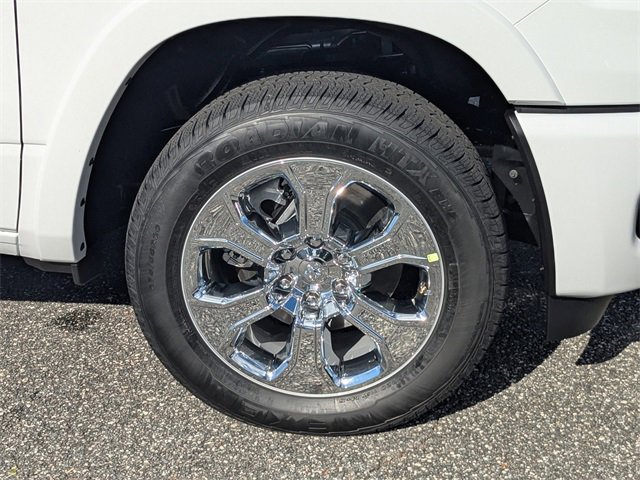 New 2026 RAM 1500 4x4 Crew Cab image 11