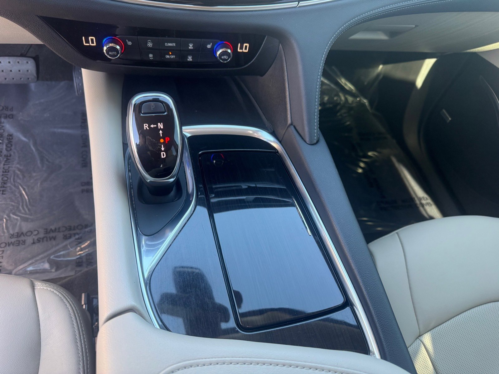 Used 2020 Buick Enclave Essence w/ Sound and Sites Package image 20