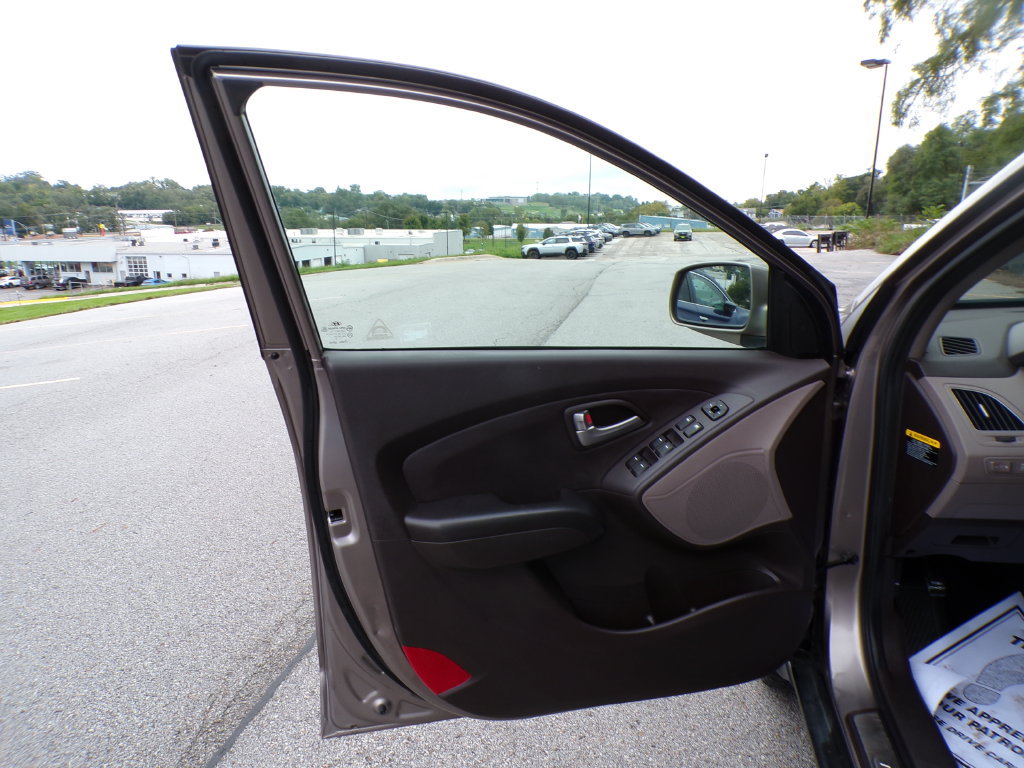 Used 2012 Hyundai Tucson Limited w/ Premium Pkg AWD/4WD image 23