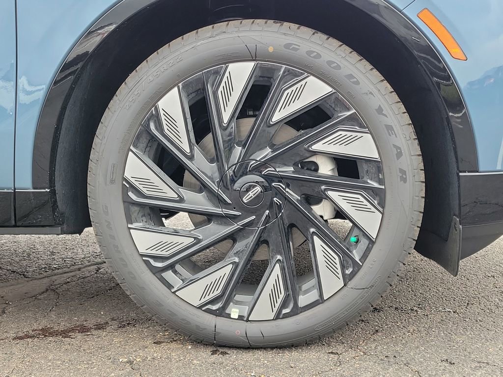 New 2026 Lincoln Nautilus Reserve w/ Jet Appearance Package image 9