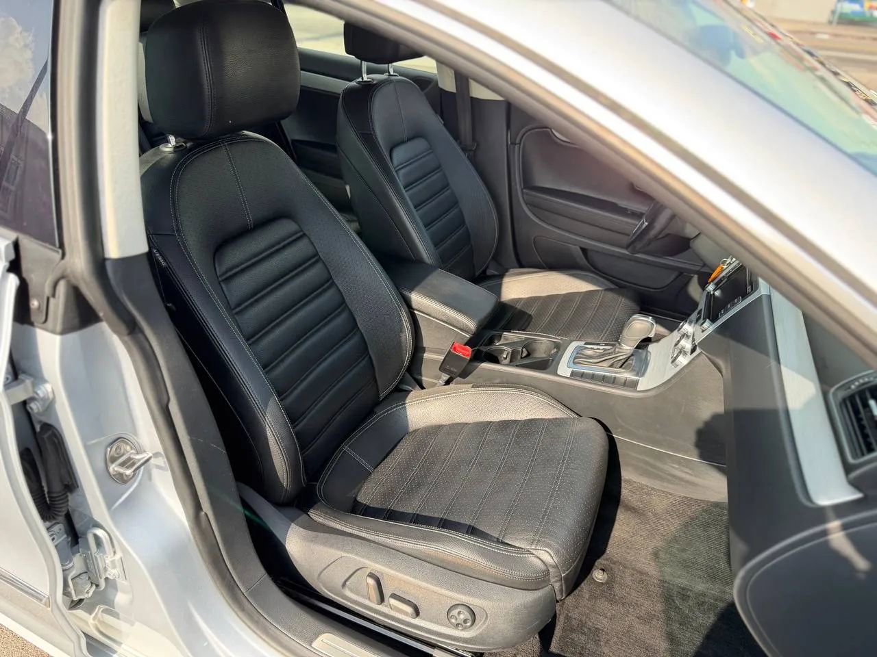 Used 2013 Volkswagen CC Sport image 29