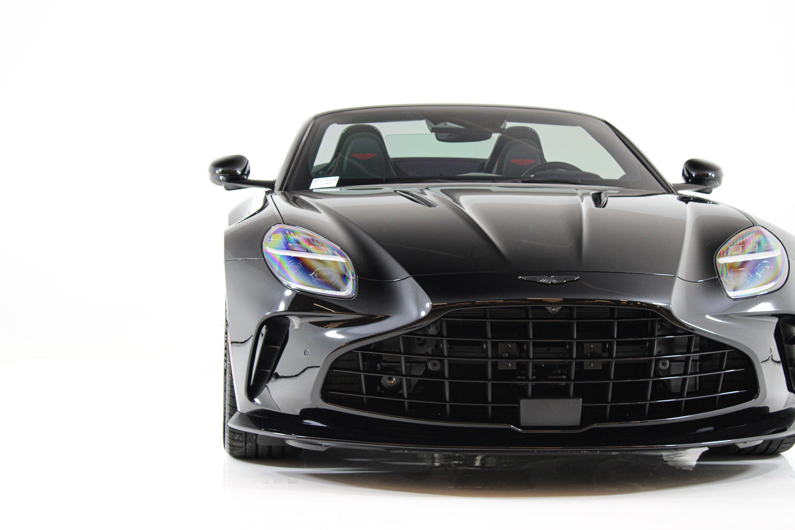 Used 2026 Aston Martin V8 Vantage S RWD image 9