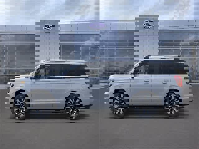 New 2025 Ford Expedition Platinum w/ Driver's Package image 3