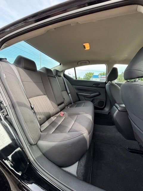 Used 2024 Nissan Altima 2.5 SV image 16