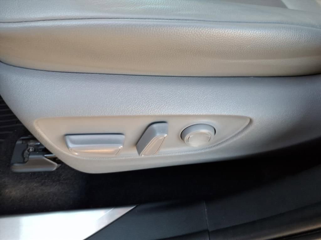 Used 2023 Toyota Highlander XLE image 26