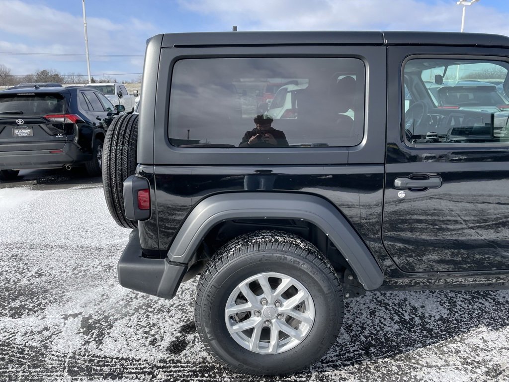Used 2023 Jeep Wrangler Sport S image 33