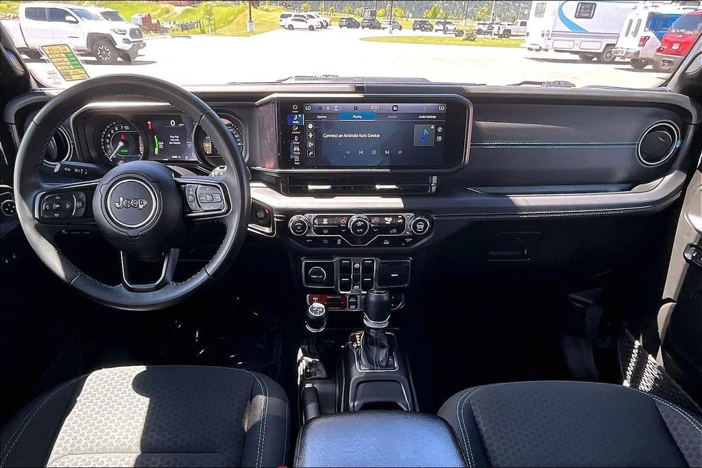 Used 2024 Jeep Wrangler Unlimited Rubicon 4xe AWD/4WD image 16