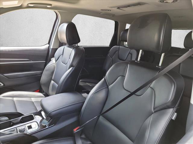 Used 2025 Kia Telluride S FWD image 13