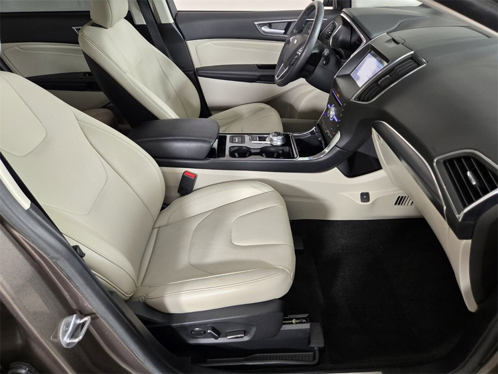 Used 2019 Ford Edge Titanium w/ Equipment Group 301A image 21