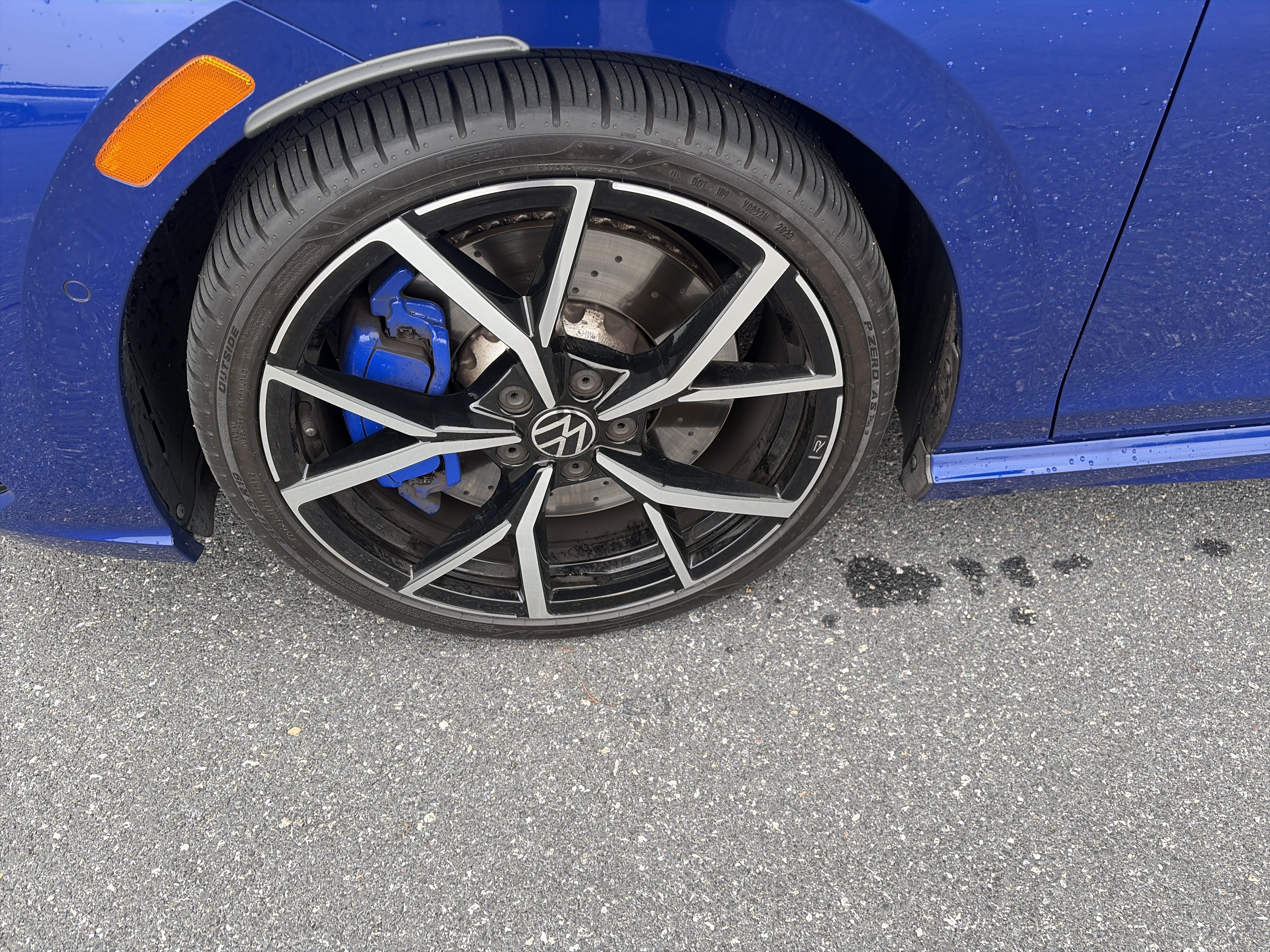 Used 2024 Volkswagen Golf R AWD/4WD image 10