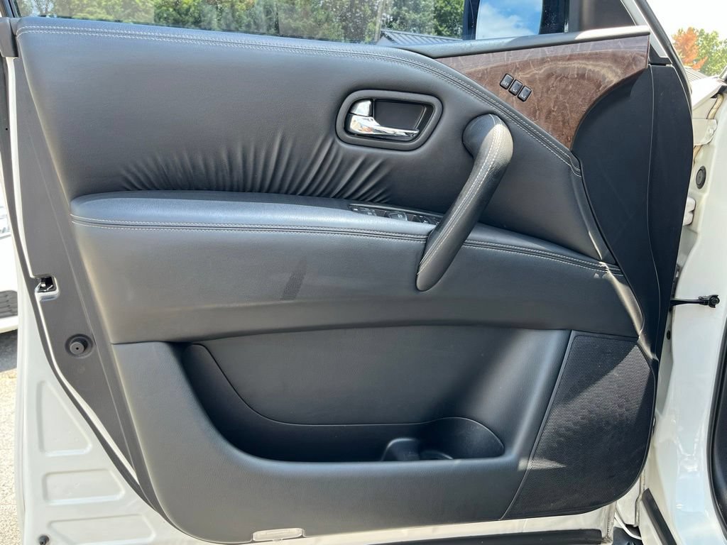 Used 2017 INFINITI QX80 4WD w/ Driver Assistance Package image 13
