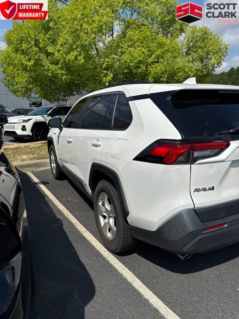 Used 2021 Toyota RAV4 XLE AWD/4WD image 1