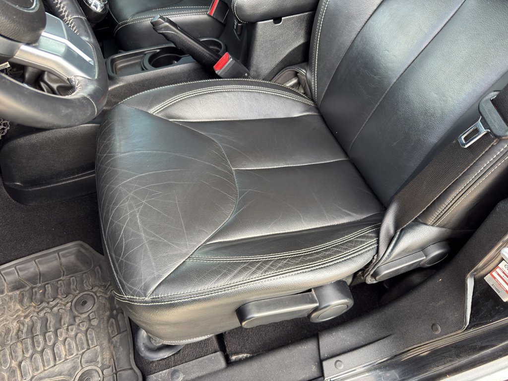 Used 2015 Jeep Wrangler Unlimited Rubicon AWD/4WD image 11