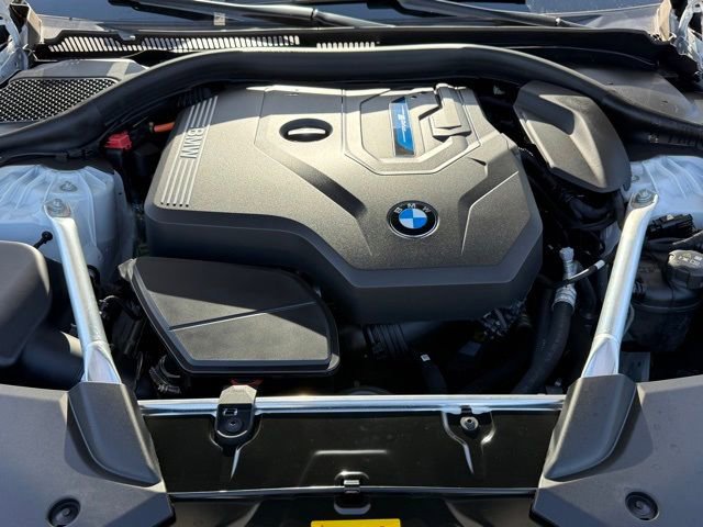 Certified 2023 BMW 530e w/ Premium Package image 33