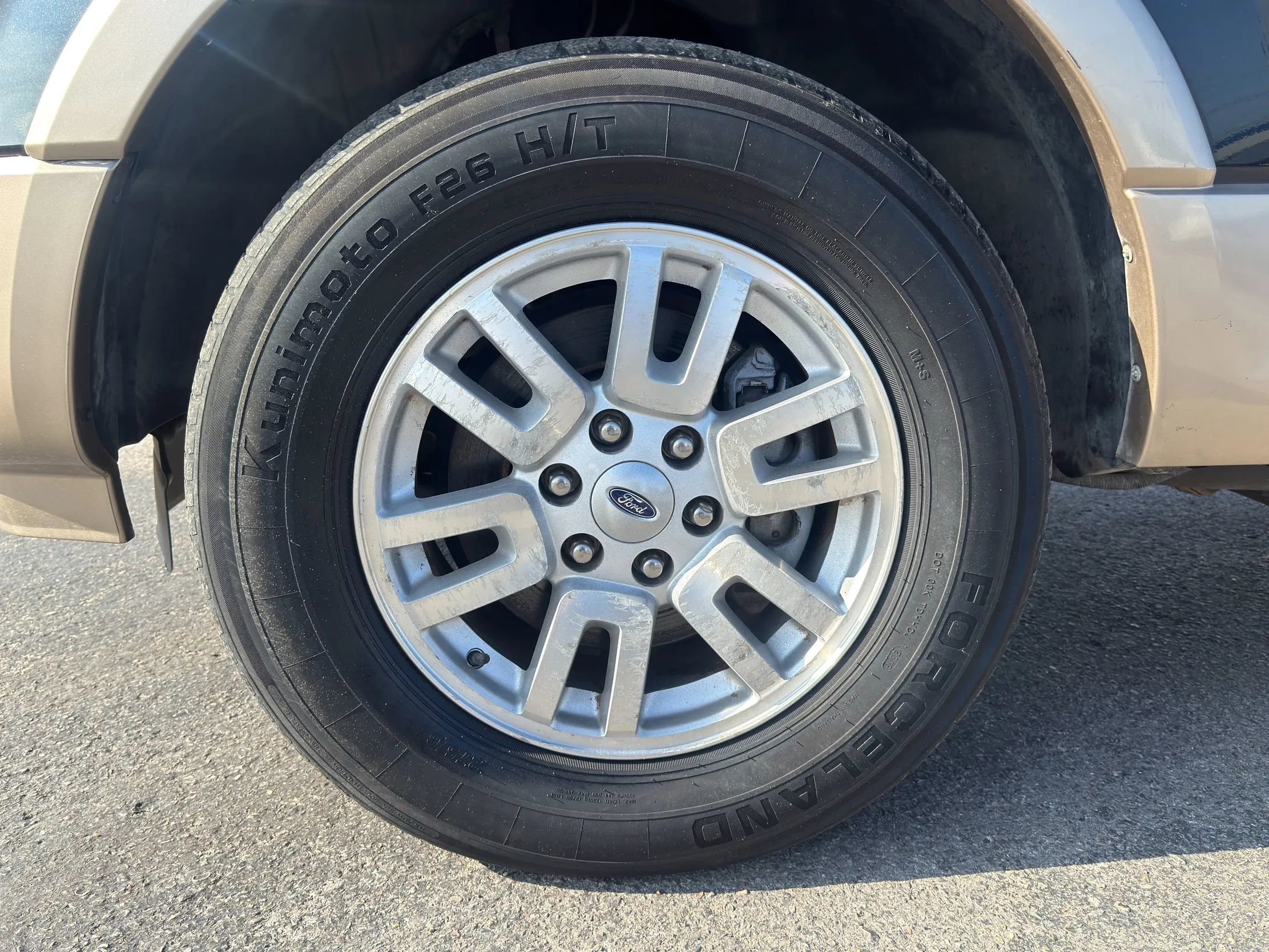 Used 2013 Ford Expedition XLT image 15