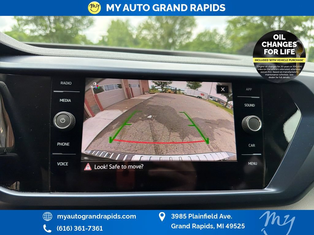 Used 2023 Volkswagen Taos SE w/ Panoramic Sunroof Package AWD/4WD image 22