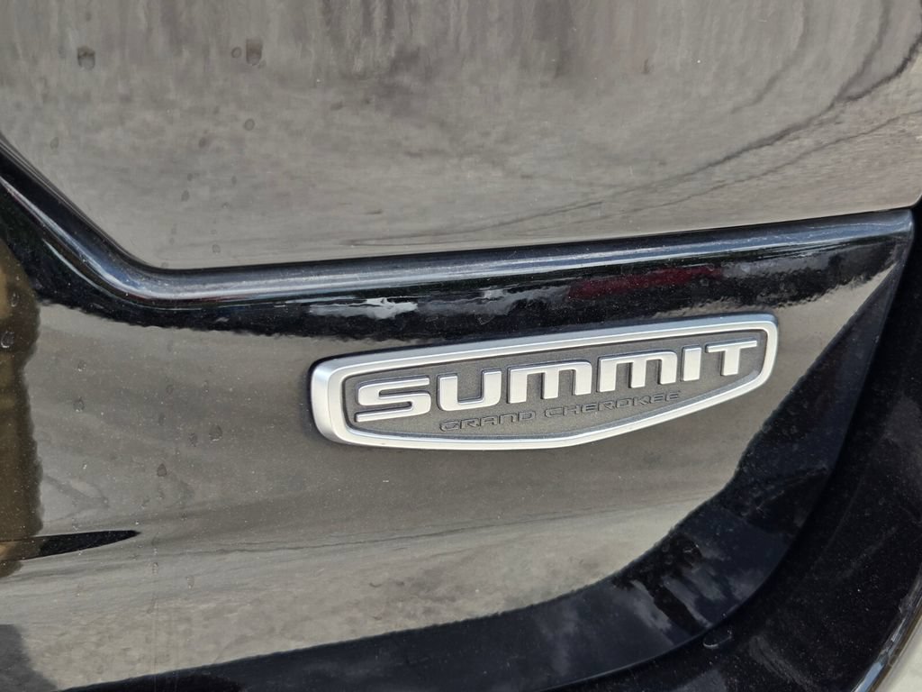 Used 2023 Jeep Grand Cherokee Summit w/ Luxury Tech Group V AWD/4WD image 13
