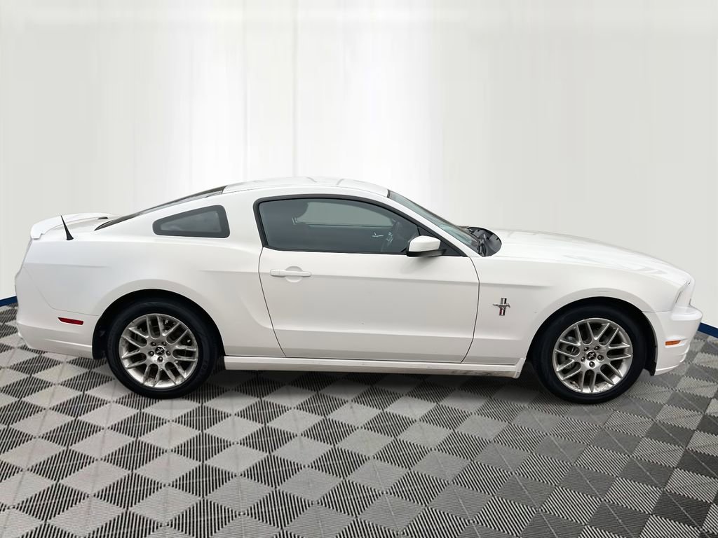 Used 2013 Ford Mustang Premium image 6