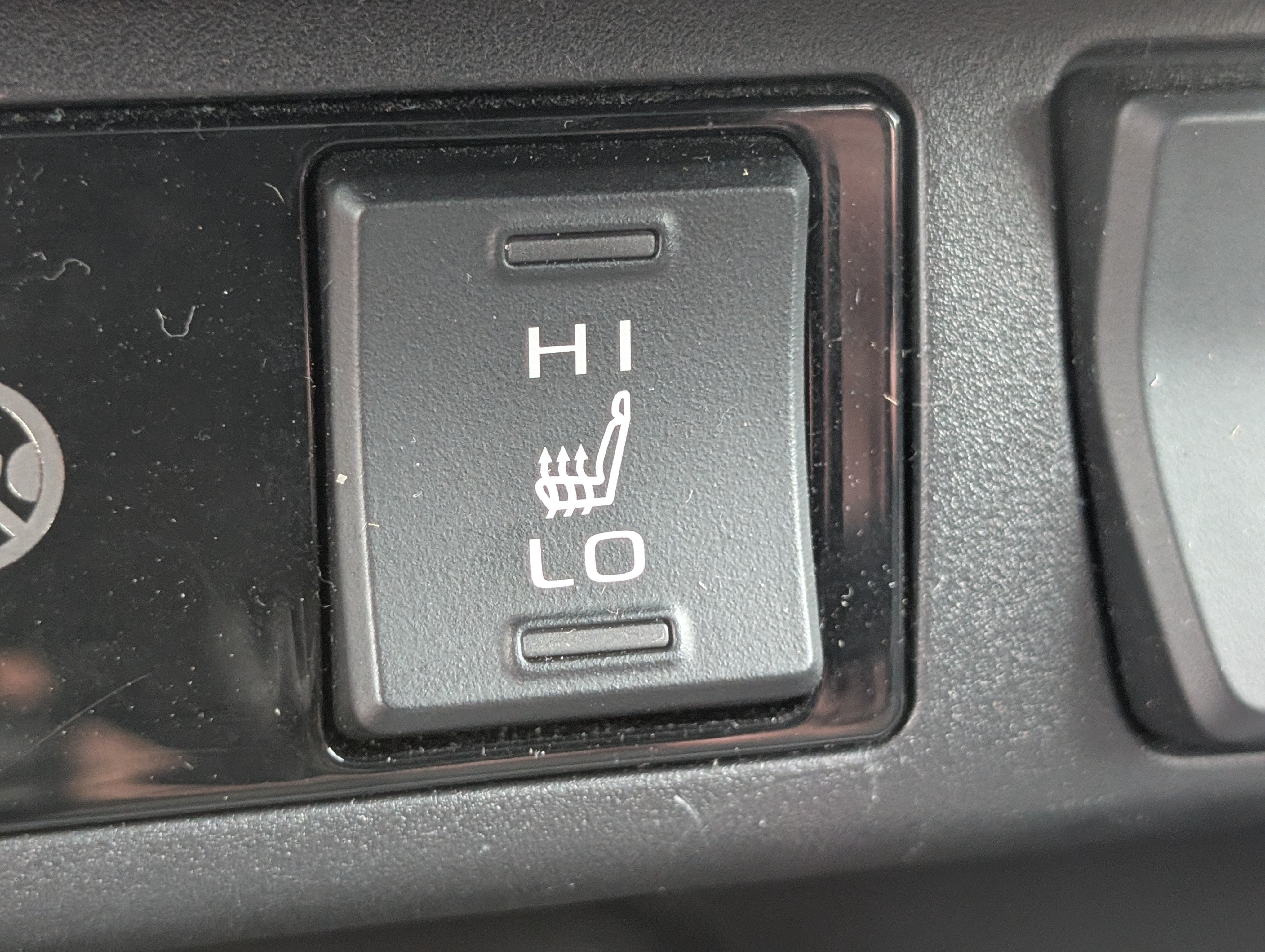 Used 2025 Toyota RAV4 XLE w/ Weather Package AWD/4WD image 23
