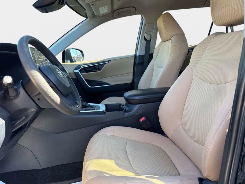 Used 2023 Toyota RAV4 LE image 20