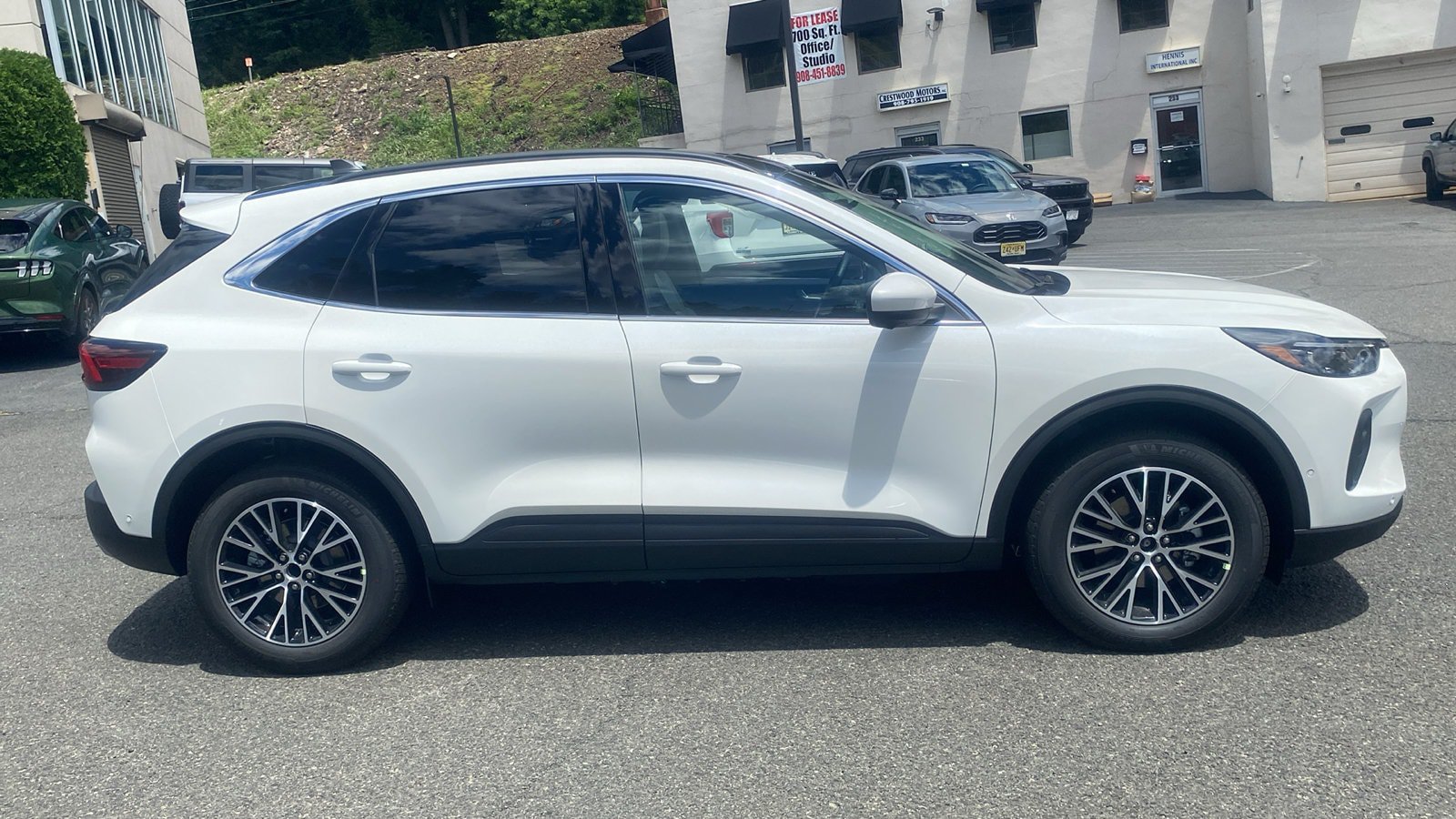 Used 2024 Ford Escape SE w/ PHEV Premium Package FWD image 28