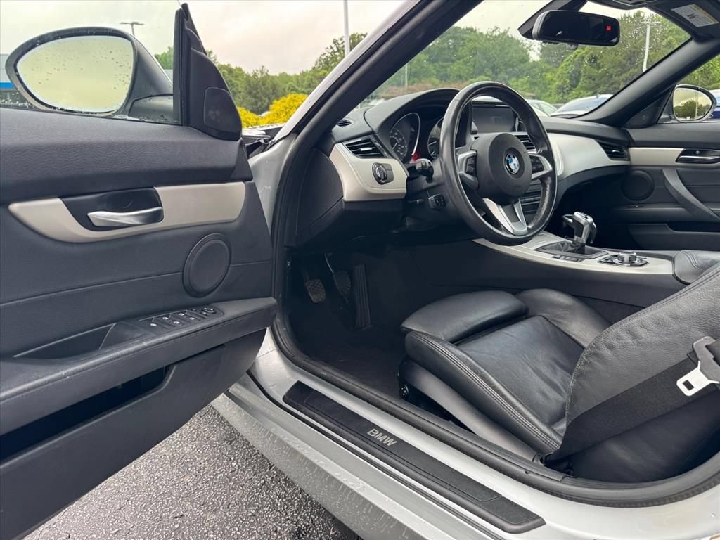 Used 2015 BMW Z4 sDrive28i RWD image 12