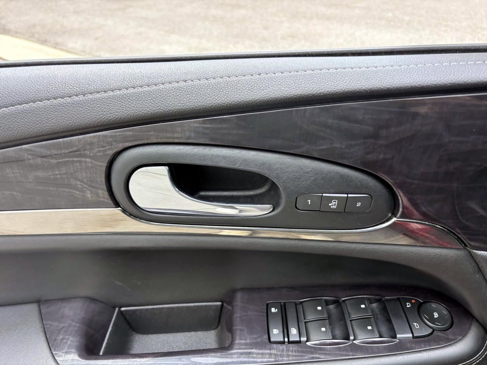Used 2016 Buick Enclave Leather FWD image 12