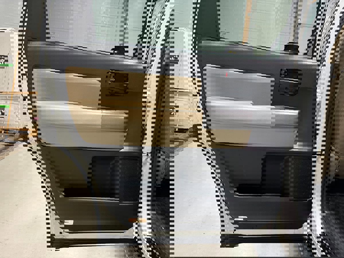 Used 2016 Toyota Sequoia SR5 image 21