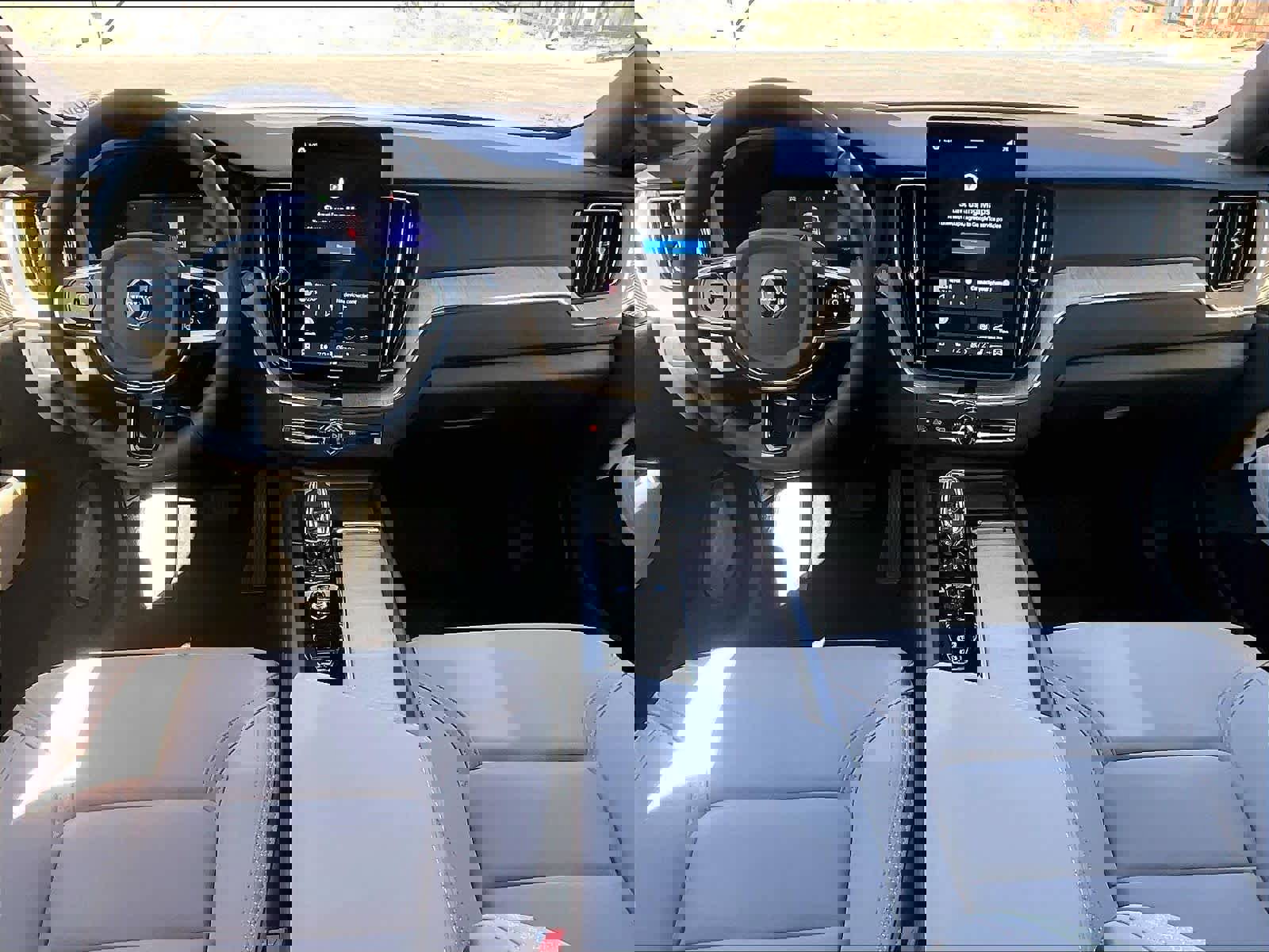 New 2026 Volvo XC60 B5 Plus w/ Climate Package image 7