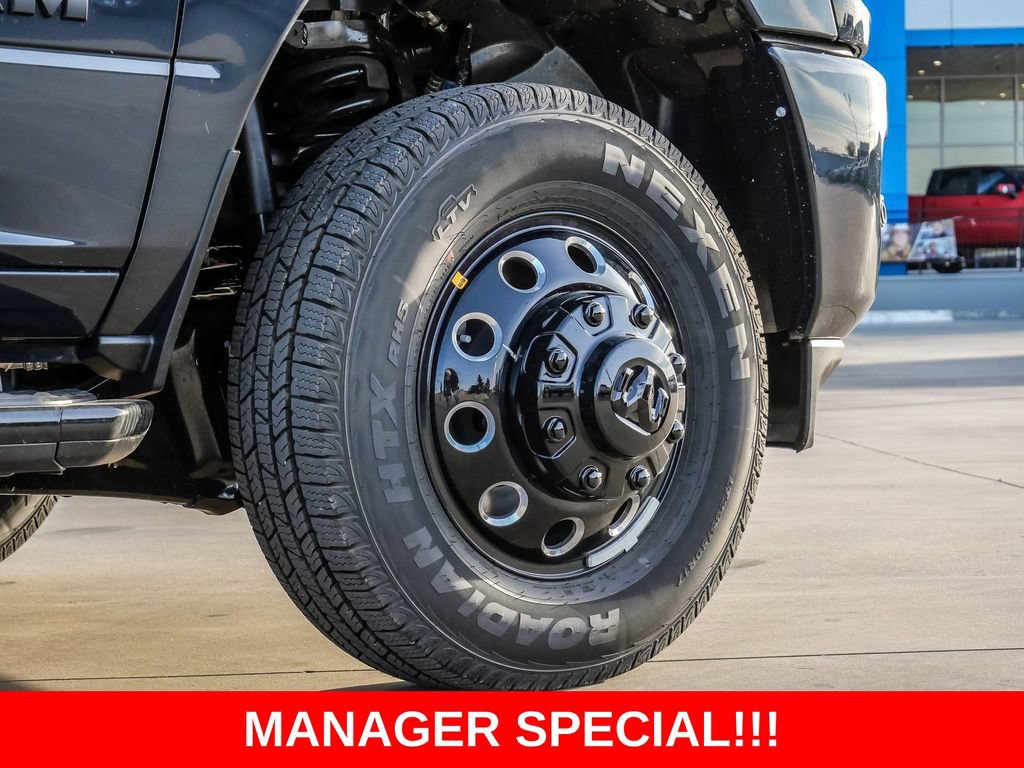 New 2026 RAM 3500 Laramie w/ Night Edition AWD/4WD image 9