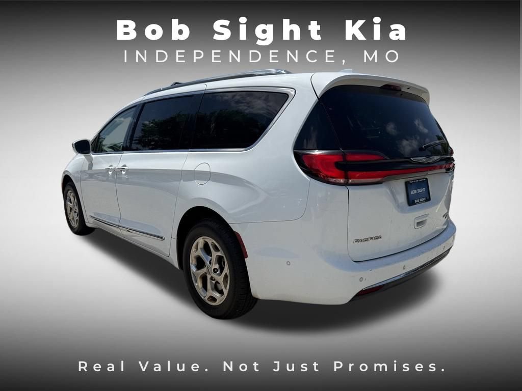 Used 2021 Chrysler Pacifica Limited w/ Premium & Safety Sphere Group AWD/4WD image 7