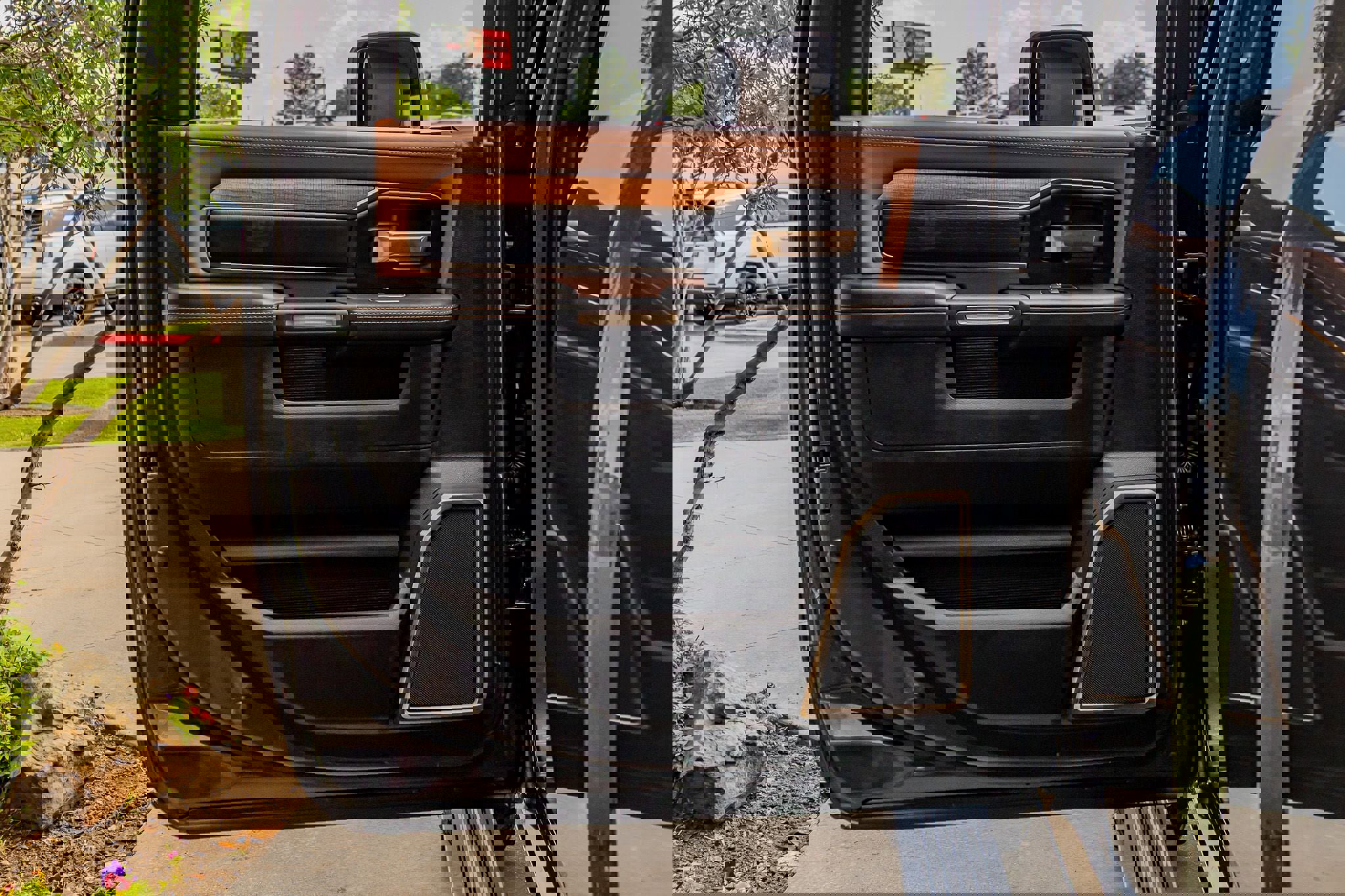 Used 2023 RAM 3500 Limited image 35