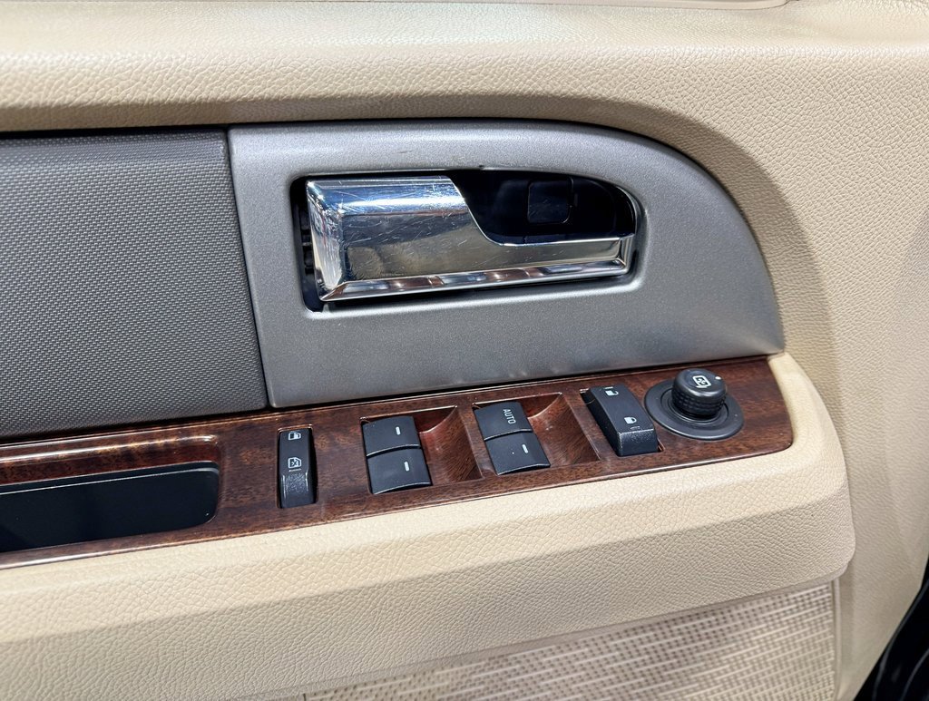 Used 2014 Ford Expedition EL XLT w/ Equipment Group 202A image 27