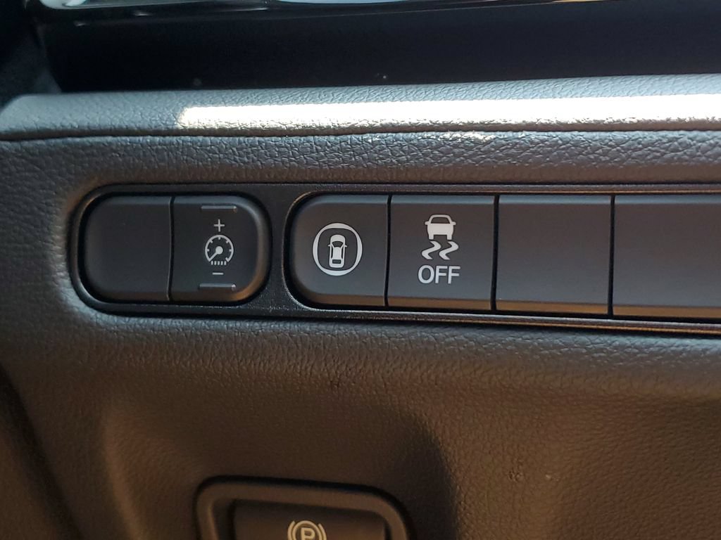 Certified 2025 Acura MDX FWD image 30