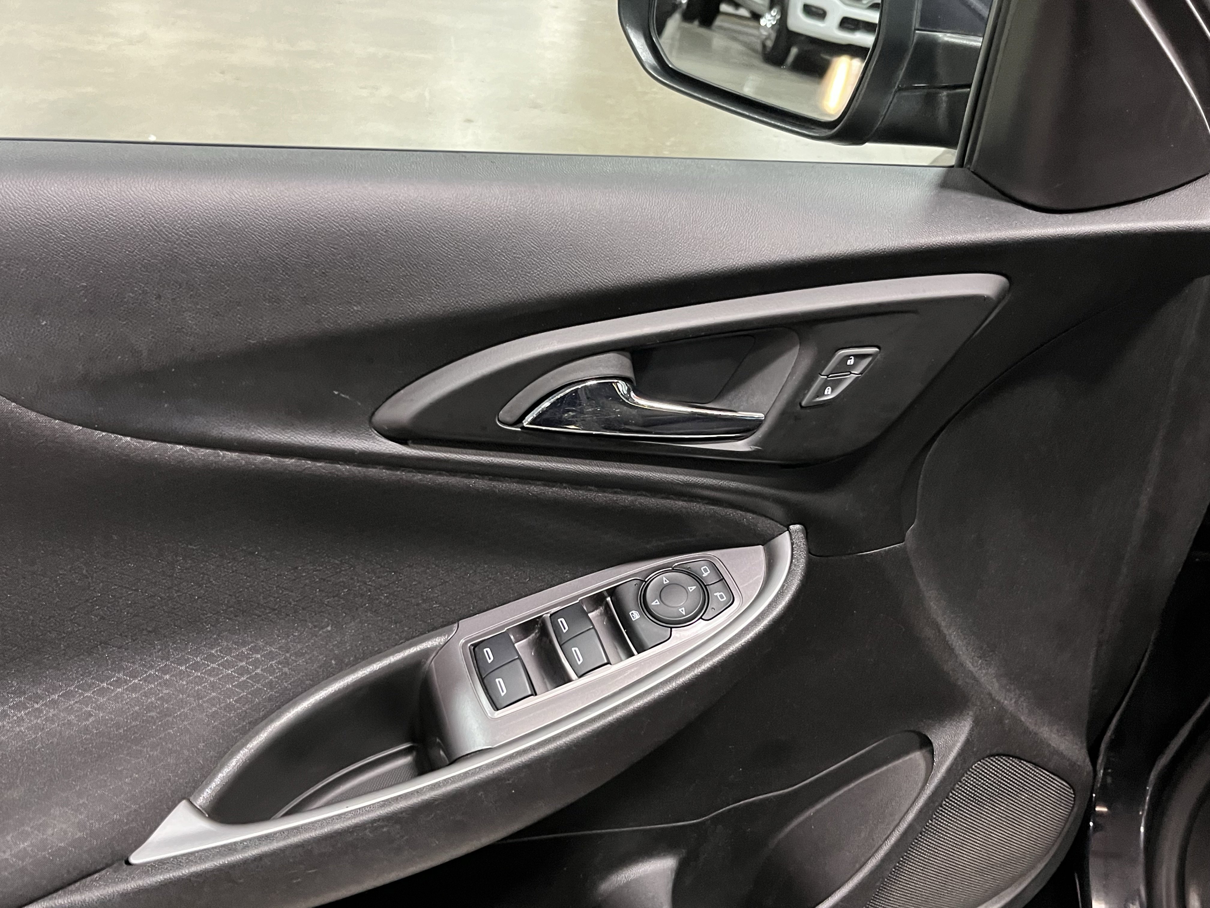 Used 2023 Chevrolet Malibu LS w/ Driver Confidence Package image 16
