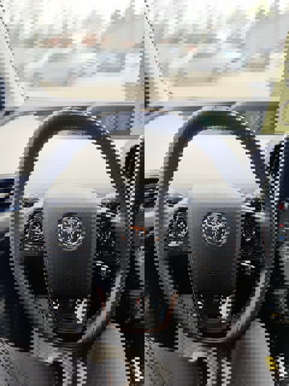 Used 2021 Toyota Prius Limited FWD image 8