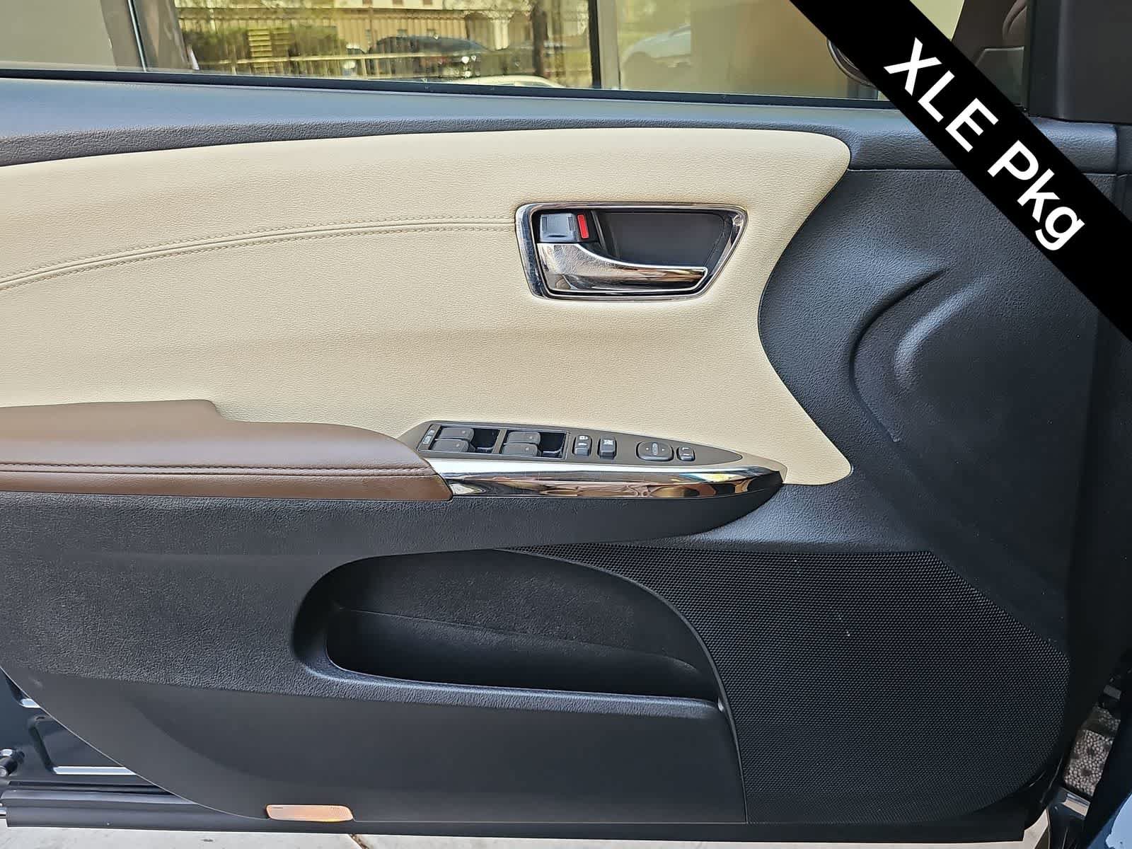 Used 2017 Toyota Avalon XLE w/ Protection Package FWD image 27