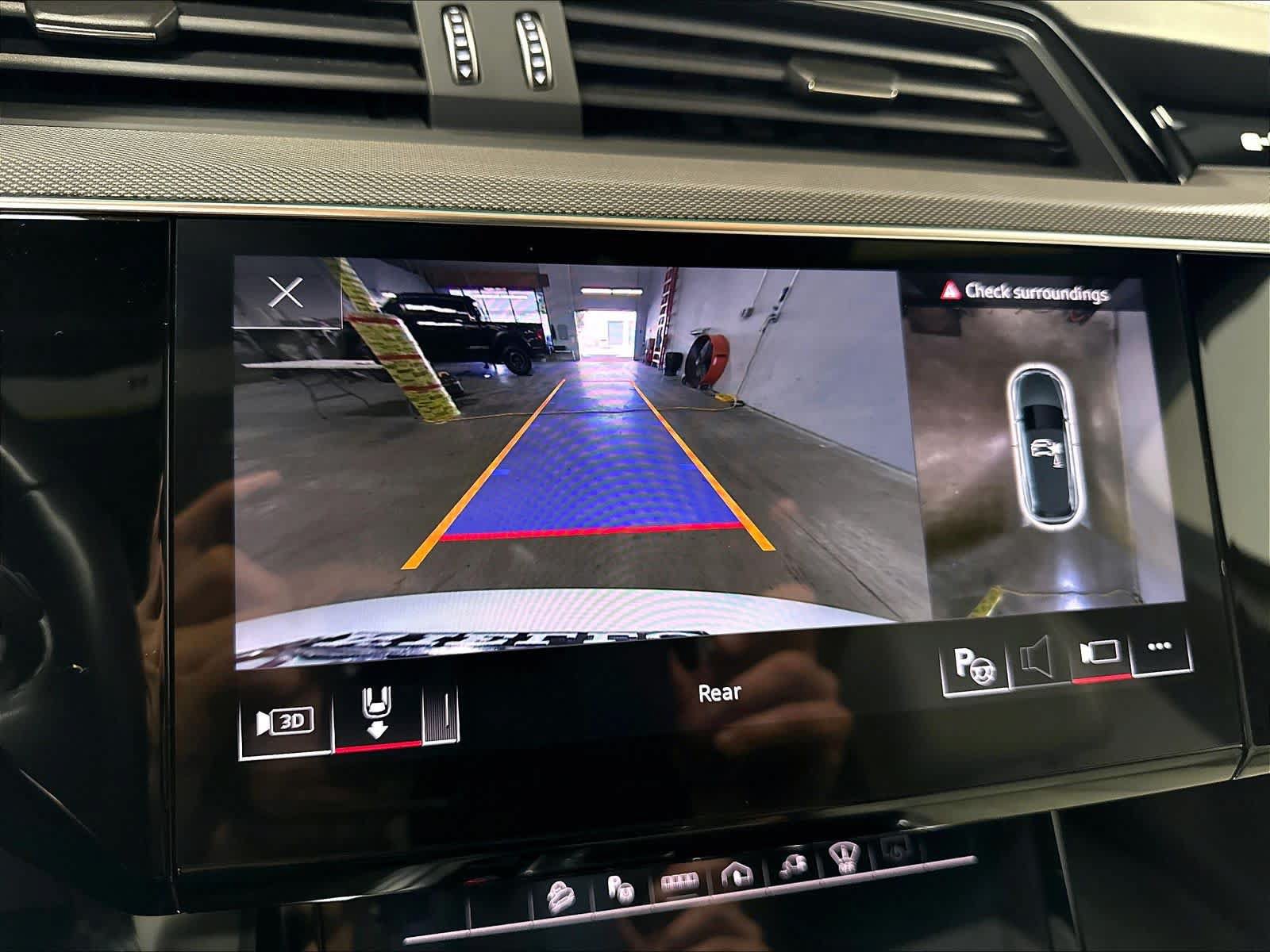Certified 2024 Audi Q8 e-tron Prestige AWD/4WD image 23