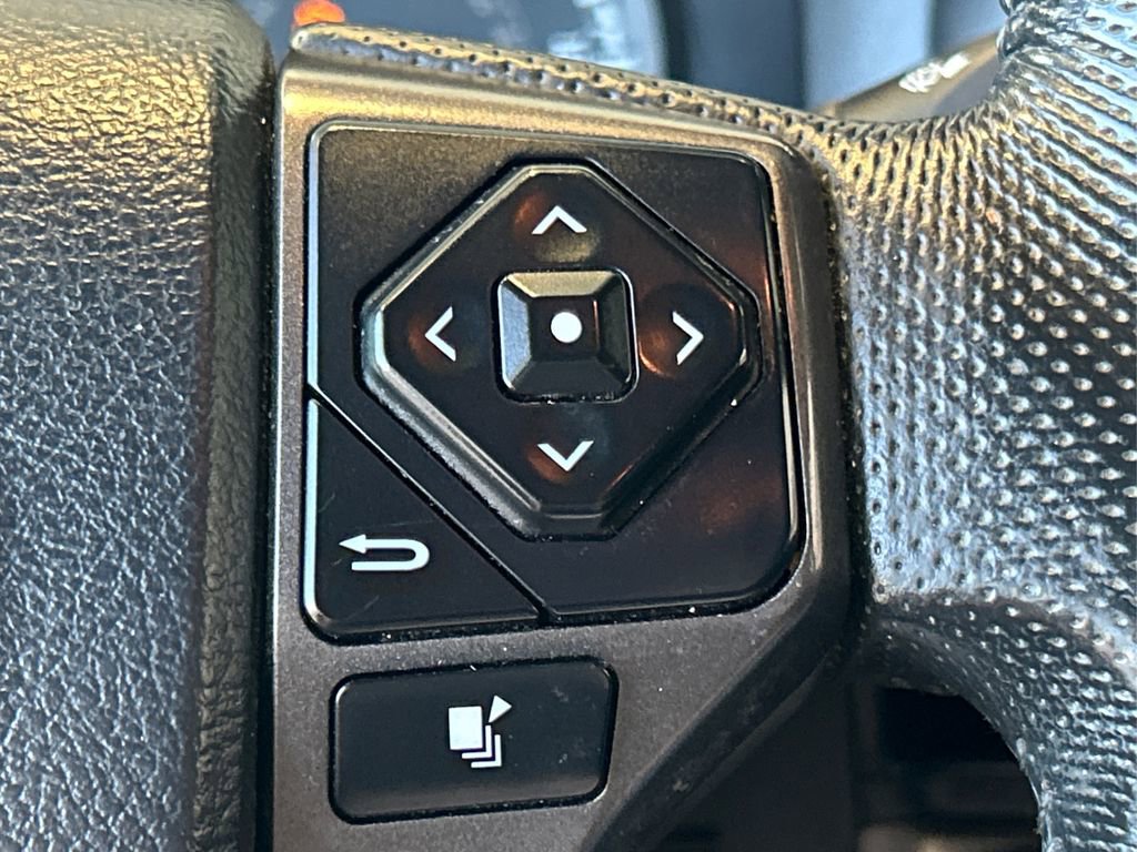 Used 2016 Toyota Tacoma TRD Off-Road image 34