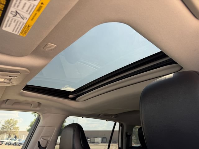 Used 2021 Toyota Highlander XLE FWD image 13