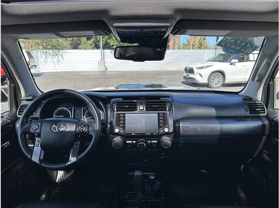 Used 2020 Toyota 4Runner Venture w/ Moonroof Package AWD/4WD image 19