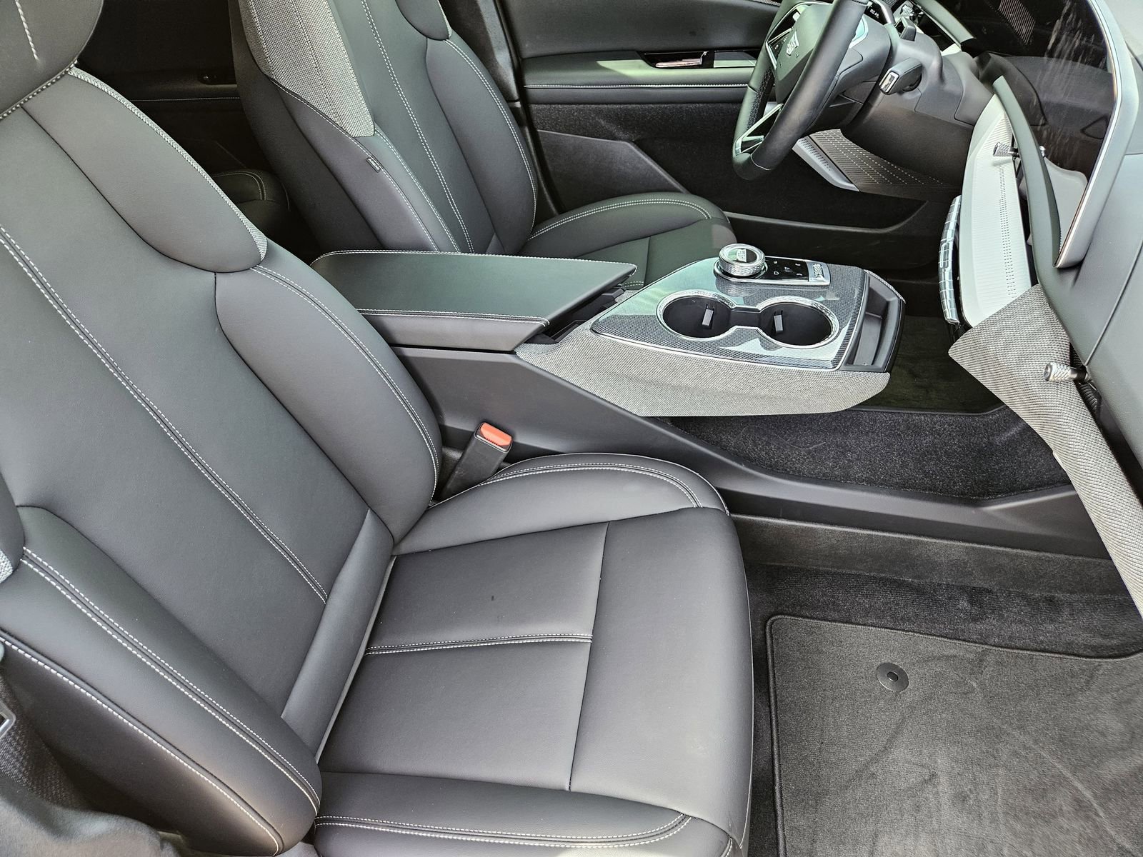 New 2026 Cadillac Optiq Sport 1 image 16