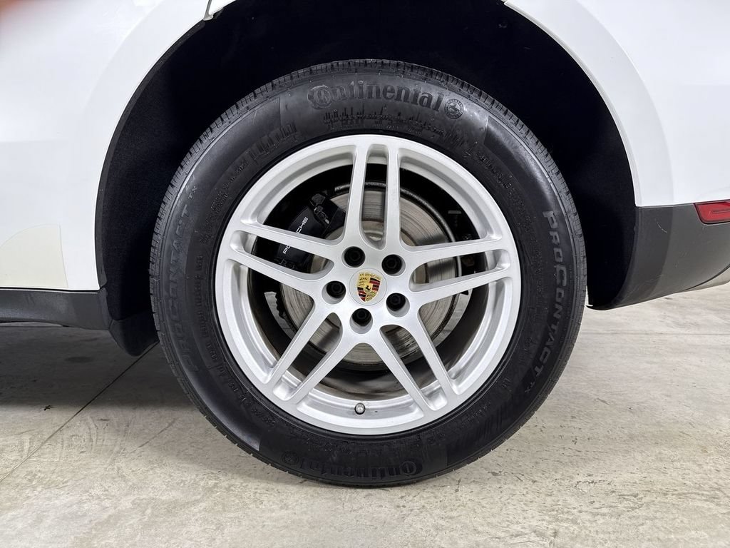 Certified 2017 Porsche Macan AWD/4WD image 14