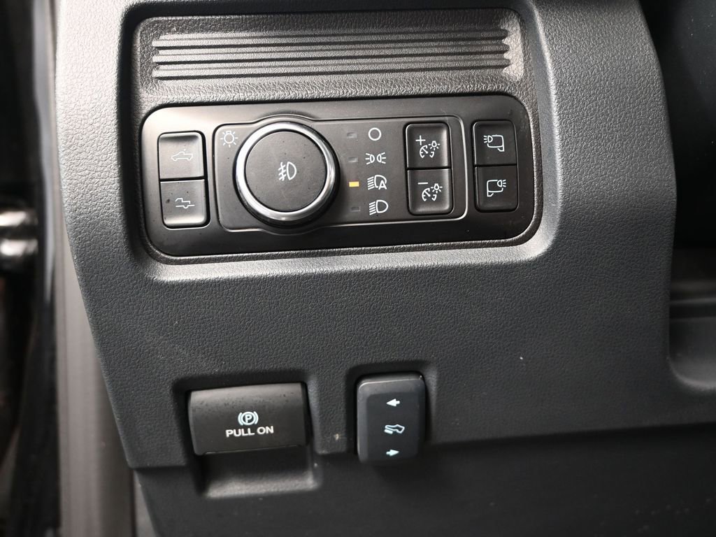 Used 2025 Ford F250 Platinum image 34