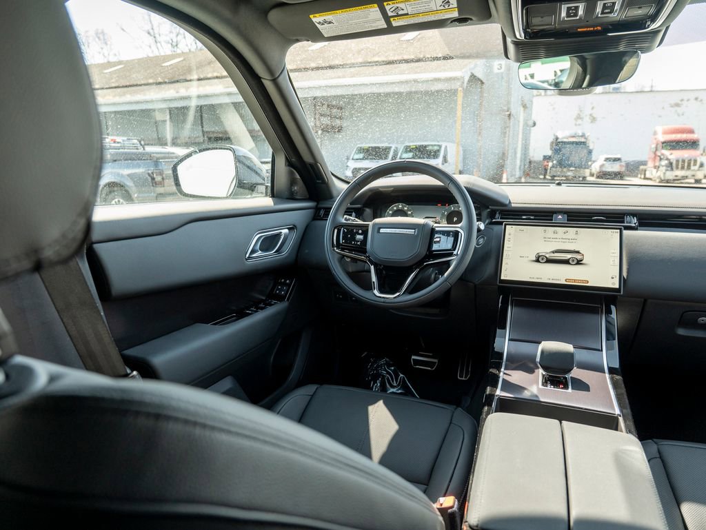 New 2026 Land Rover Range Rover Velar Dynamic SE image 17