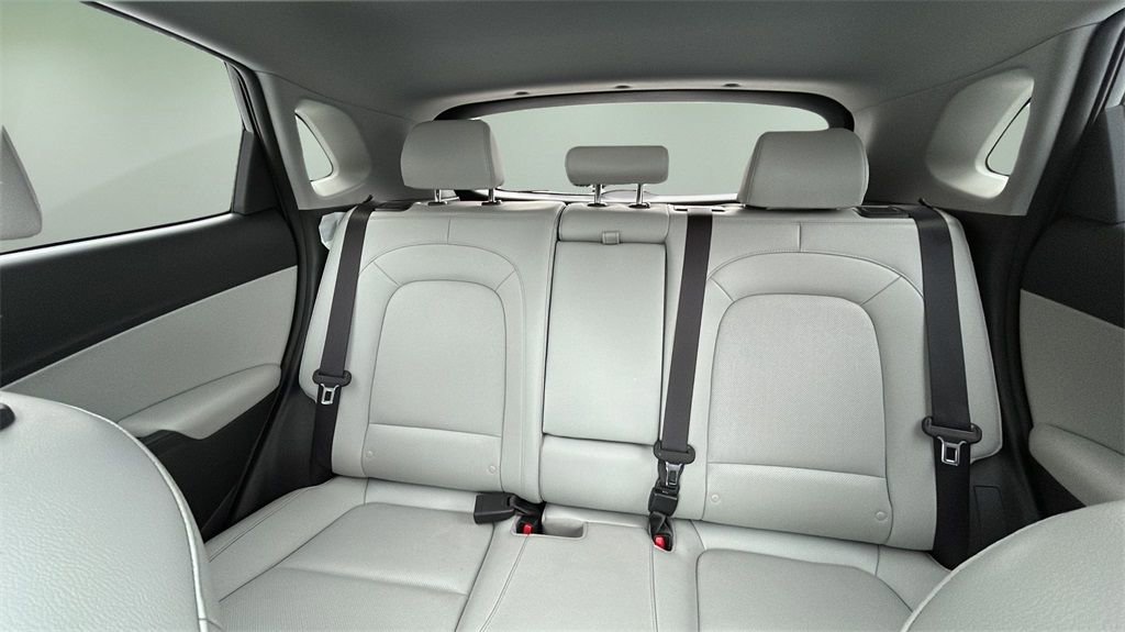 Certified 2022 Hyundai Kona Limited image 11