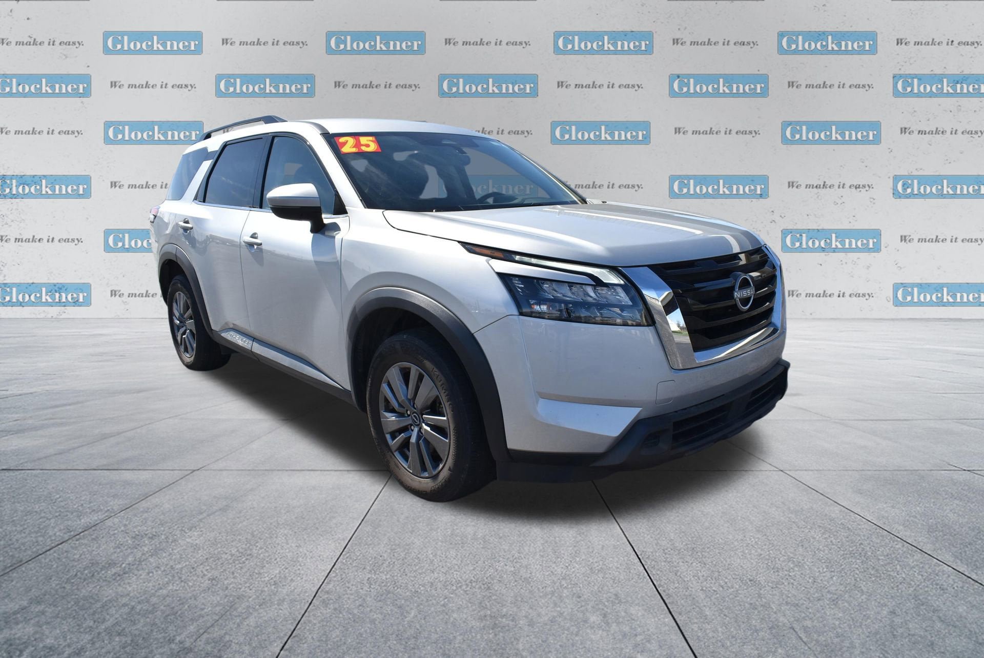 Used 2025 Nissan Pathfinder SV AWD/4WD image 3