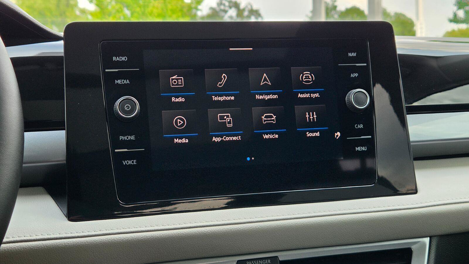 Certified 2025 Volkswagen Taos SEL AWD/4WD image 34