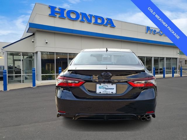 Used 2024 Toyota Camry SE w/ Cold Weather Package FWD image 5